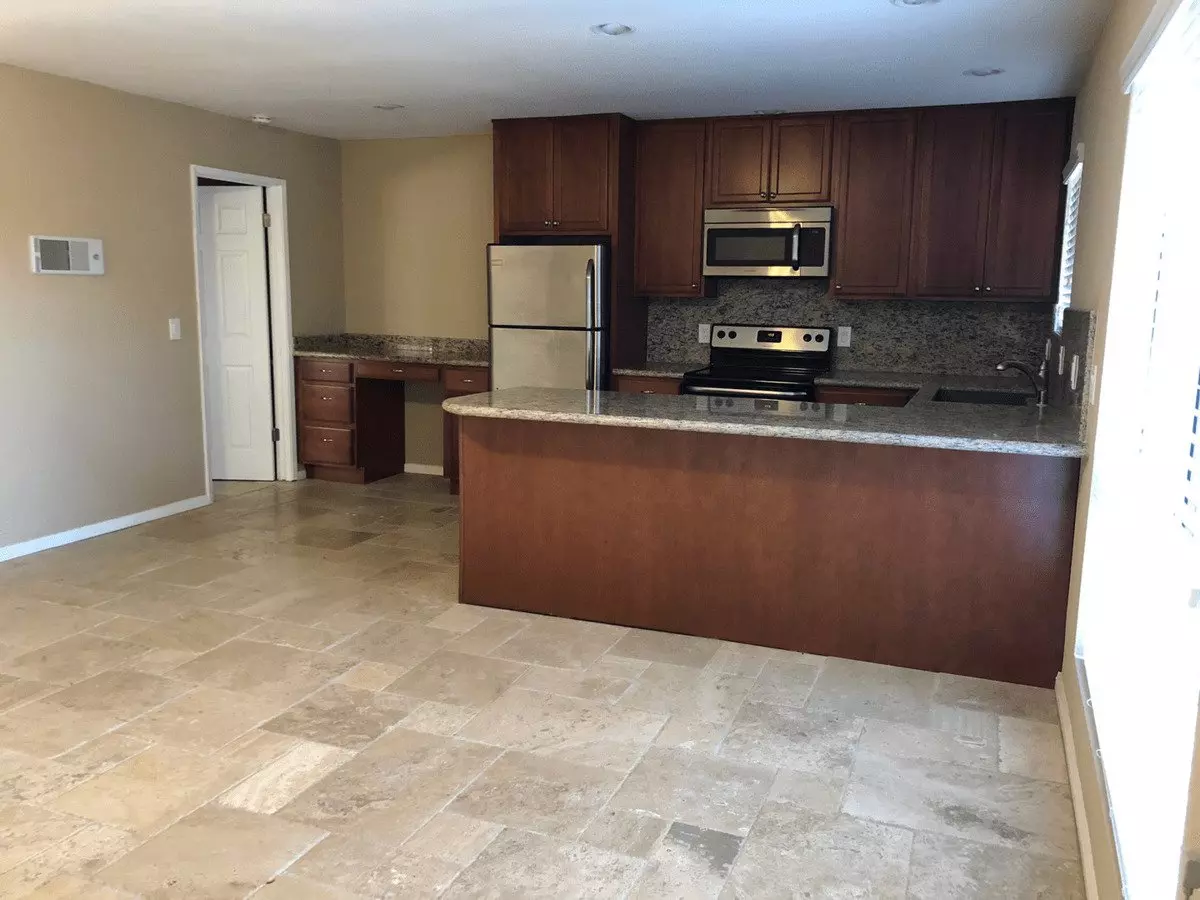 421 South Mollison Avenue 37, El Cajon, CA 92020 photo 2