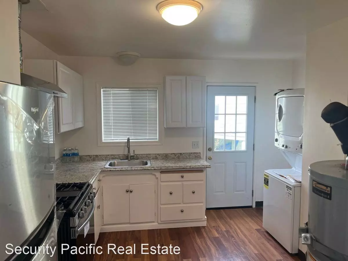 1532 Lexington Ave. photo 3