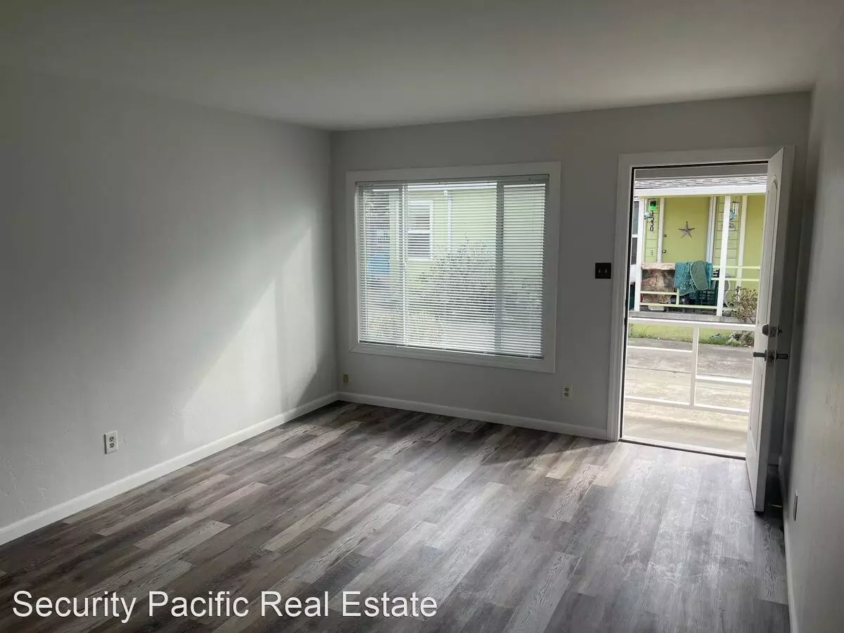 1532 Lexington Ave. photo 4