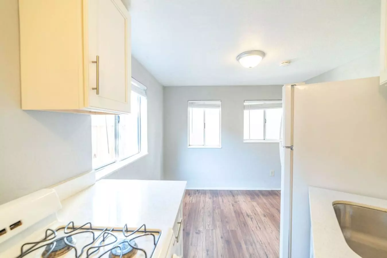 3237 Yosemite Ave. photo 2