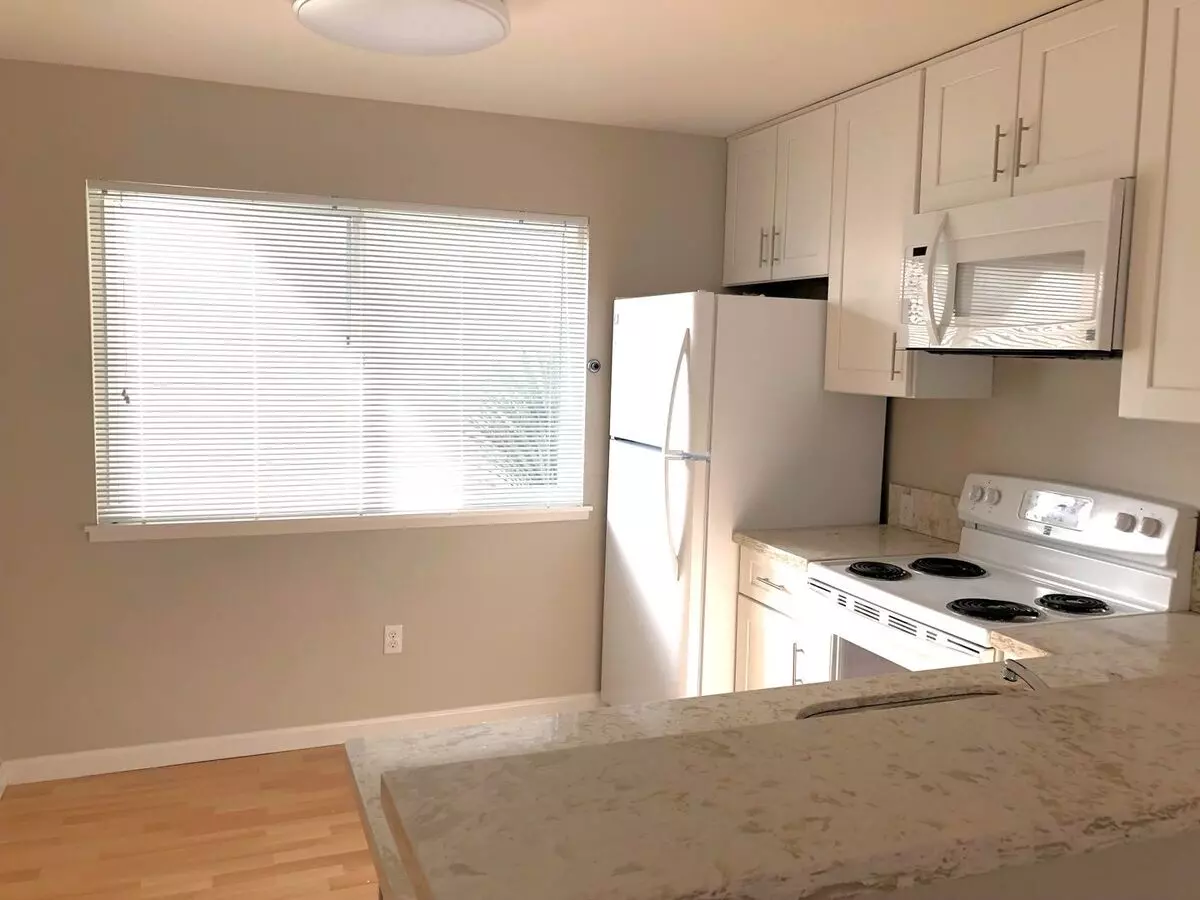 1216 Liberty St El Cerrito, CA 94530 photo 2