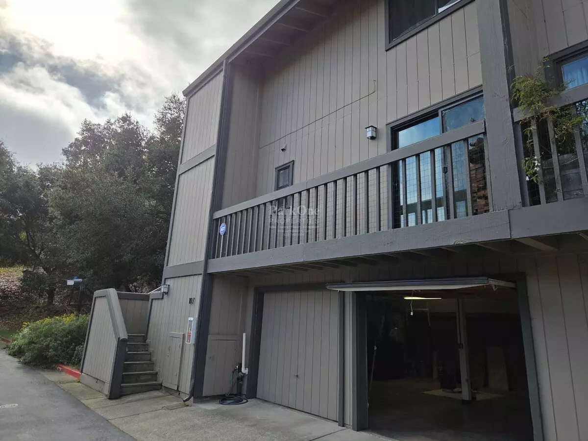 Incredible El Cerrito Hills Townhome photo 2