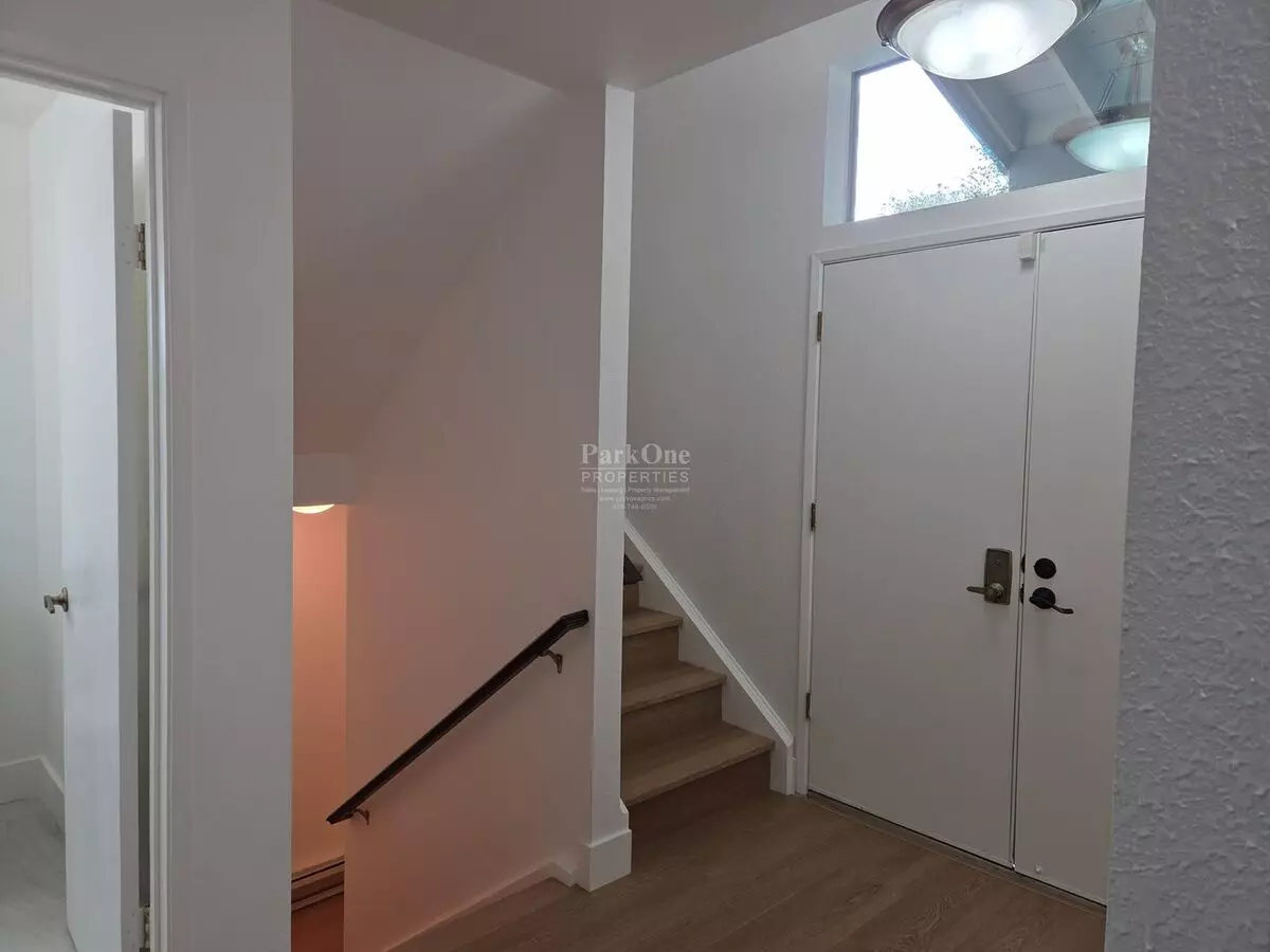 Incredible El Cerrito Hills Townhome photo 3