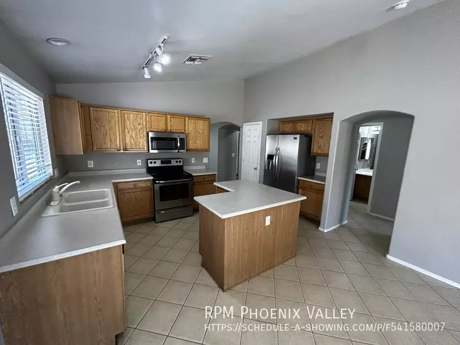 12005 West Charter Oak Road, El Mirage, AZ 85335 photo 5