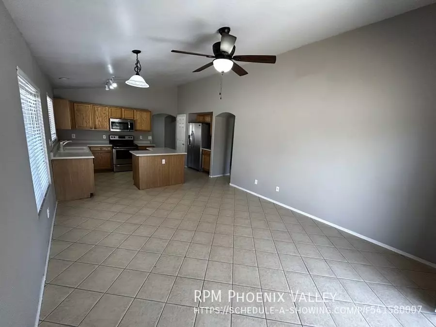 12005 West Charter Oak Road, El Mirage, AZ 85335 photo 4