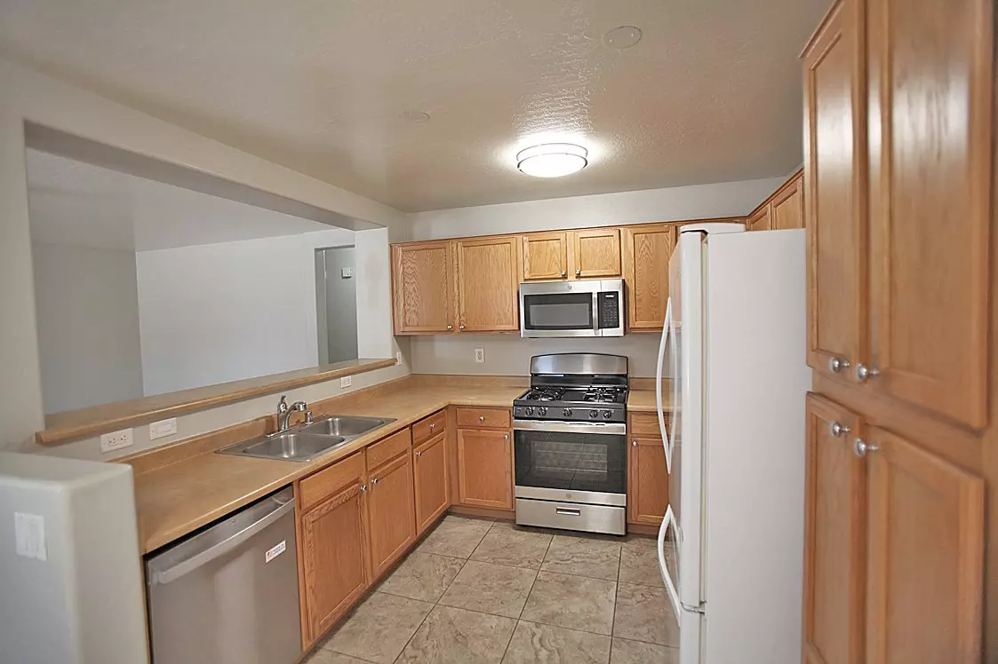 13301 North 124th Avenue, El Mirage, AZ 85335 photo 4