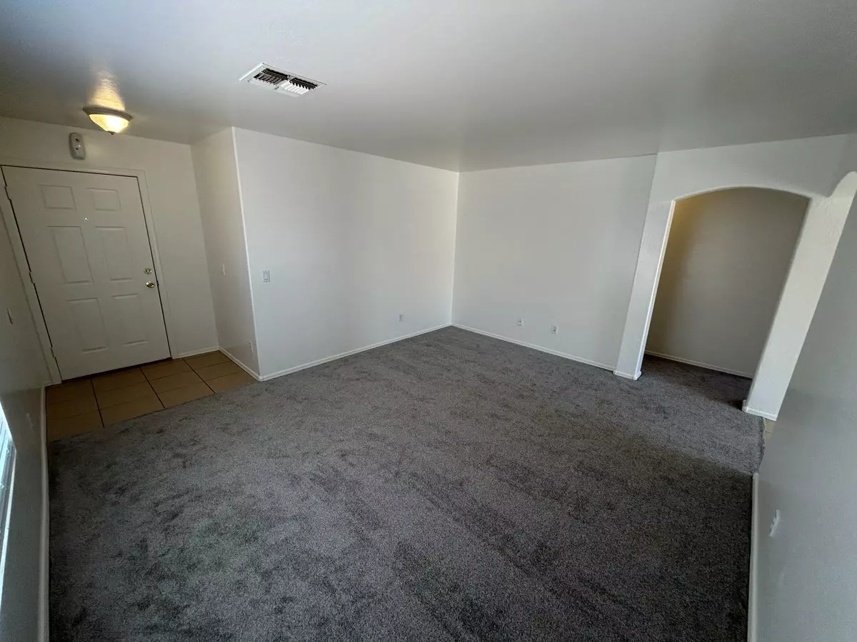 12232 W Windrose Dr photo 4
