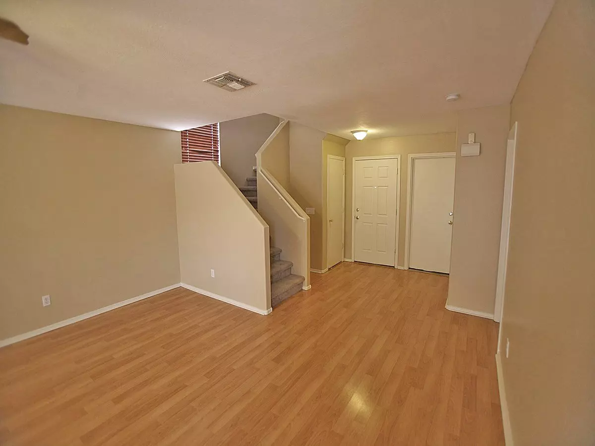 12237 W Larkspur Rd photo 3