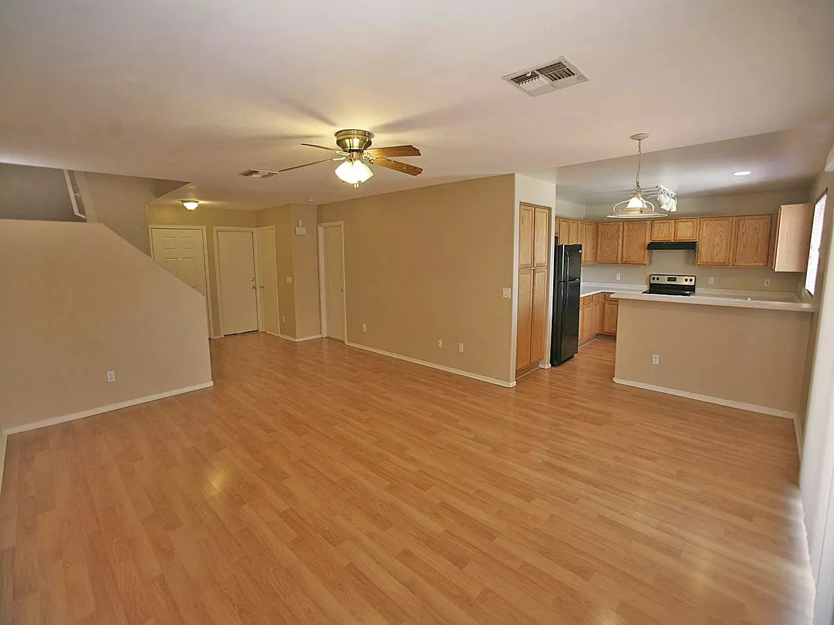 12237 W Larkspur Rd photo 2
