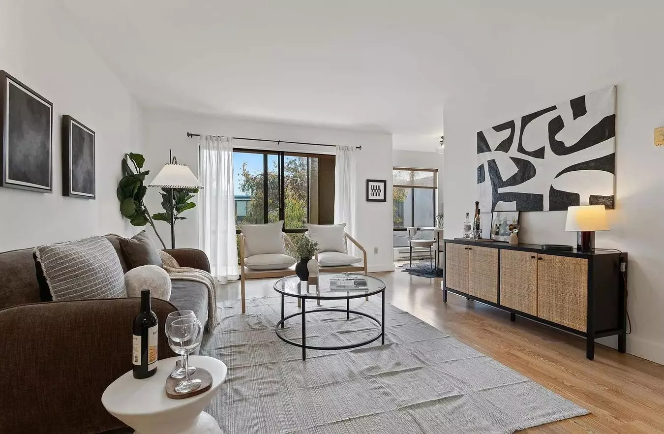 1-bed Condo With Enclosed Balcony photo 4