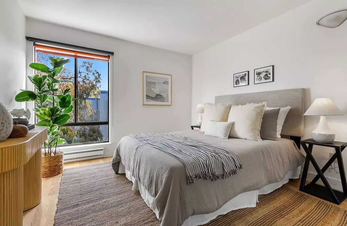 1-bed Condo With Enclosed Balcony photo 3