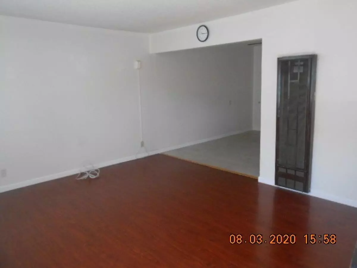47th St - 1029 photo 2