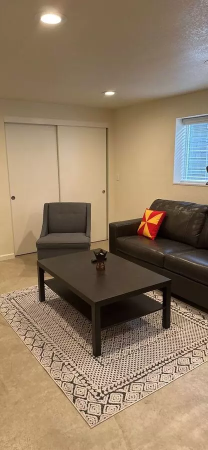 Short Term Lease Only - Fully Furnished Unit! photo 5