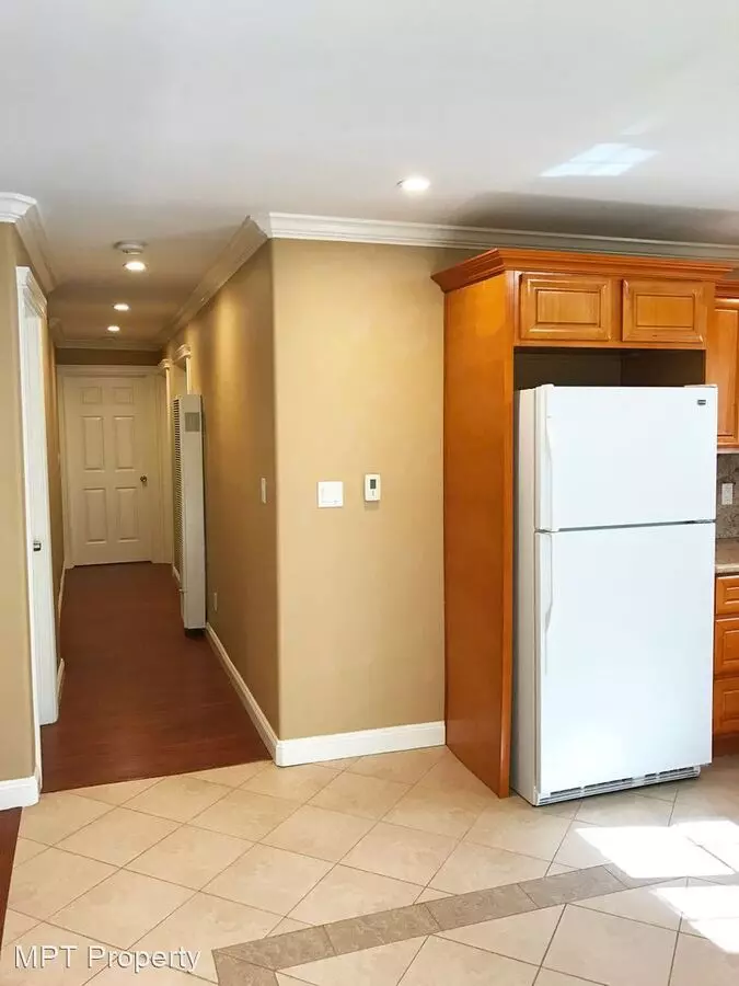 48th Street-1064 photo 5