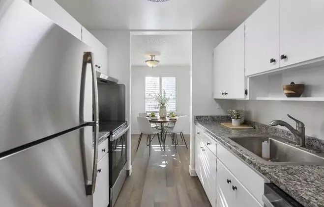 Cute &amp; Comfortable 1br Apartment With Parking. photo 3
