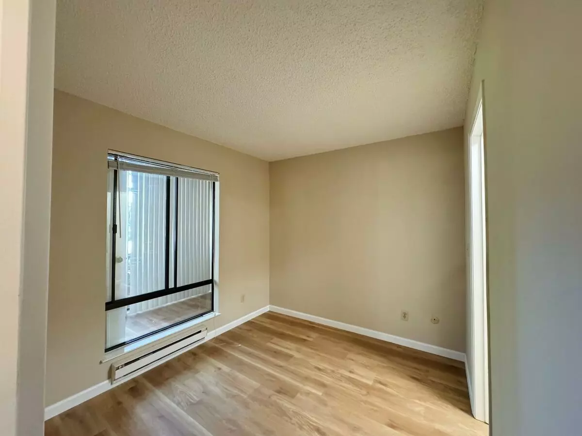 $500 Off First Month Rent!!! Cozy Studio Condo Available In Emeryville In Watergate Complex!!! photo 5