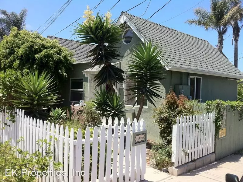 215-221 Lolita St photo 5