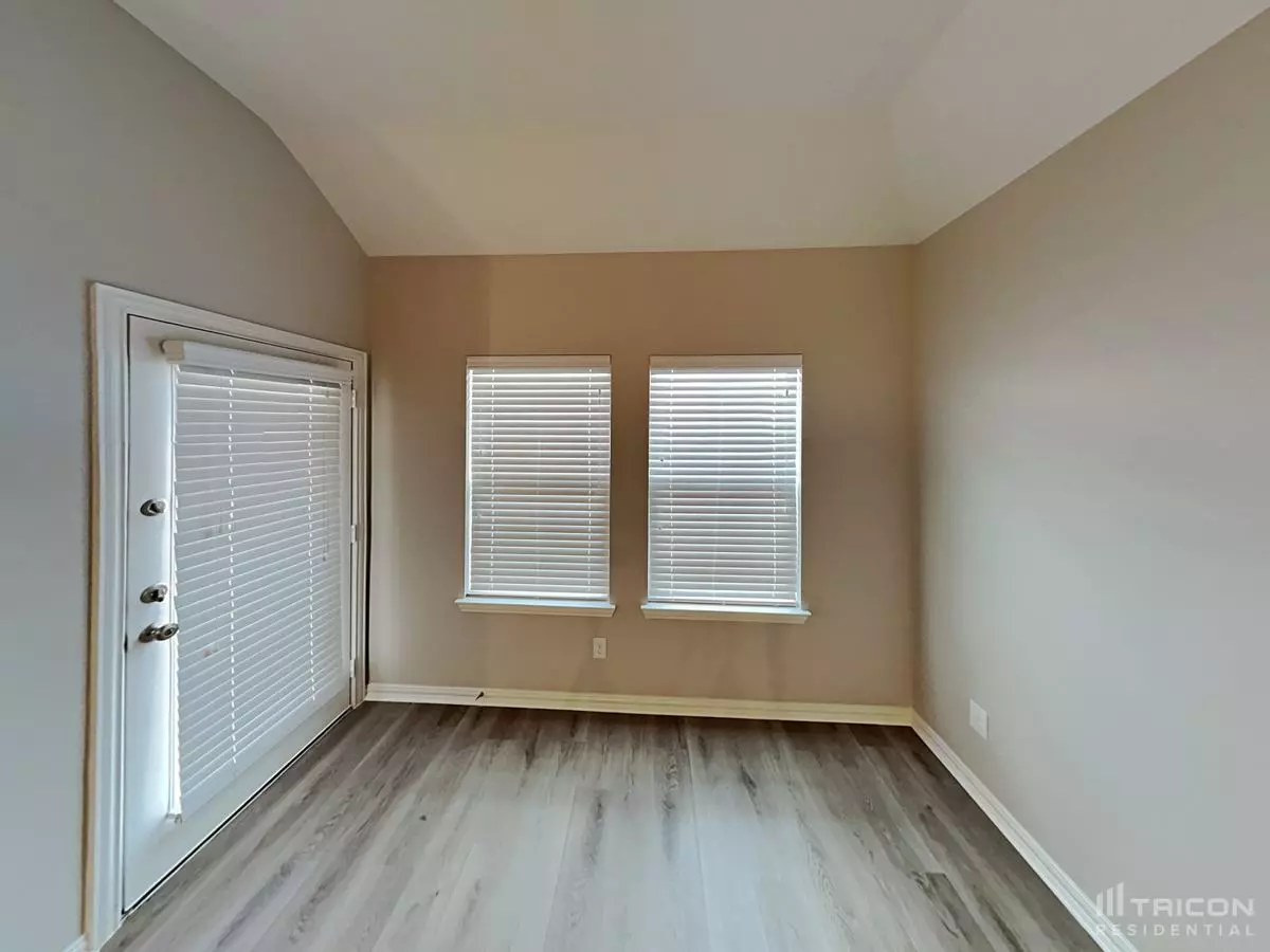 604 Jennie Marie Circle, Ferris, TX 75125 photo 2
