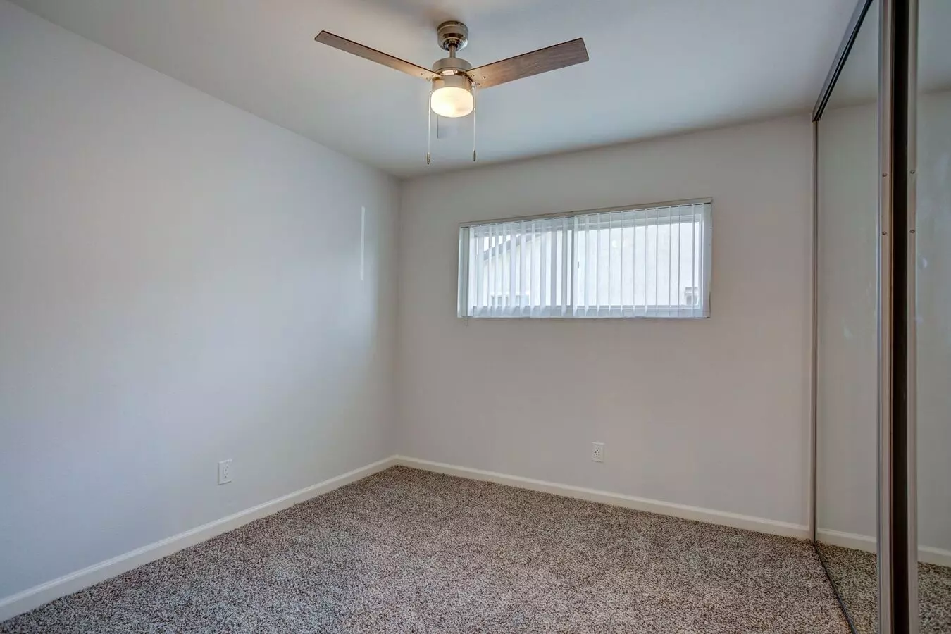 1064 N. Escondido photo 4