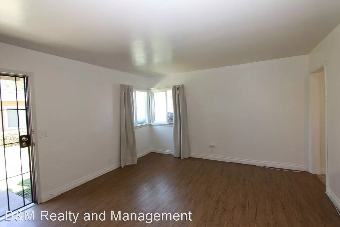 1119 E. Grand Avenue Duplex photo 5