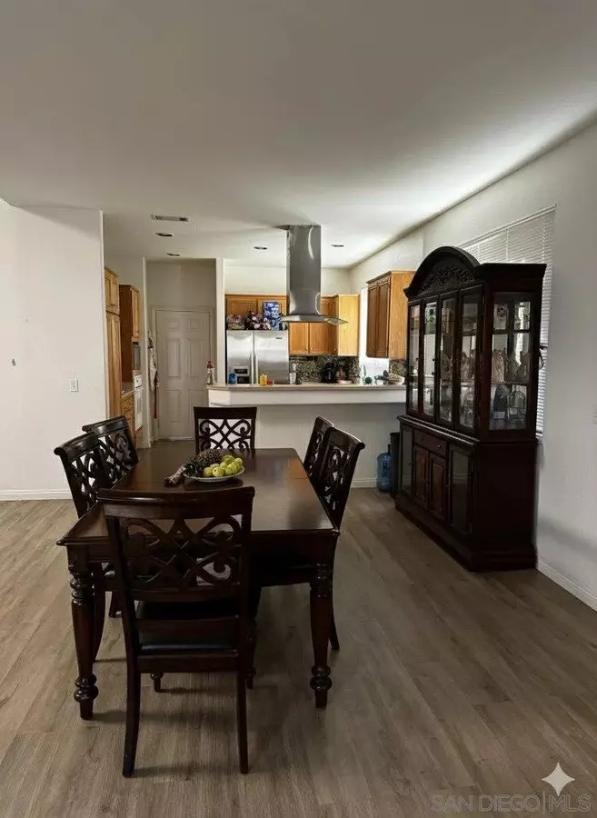 1217 Ridgegrove Lane, Escondido, CA 92029 photo 2