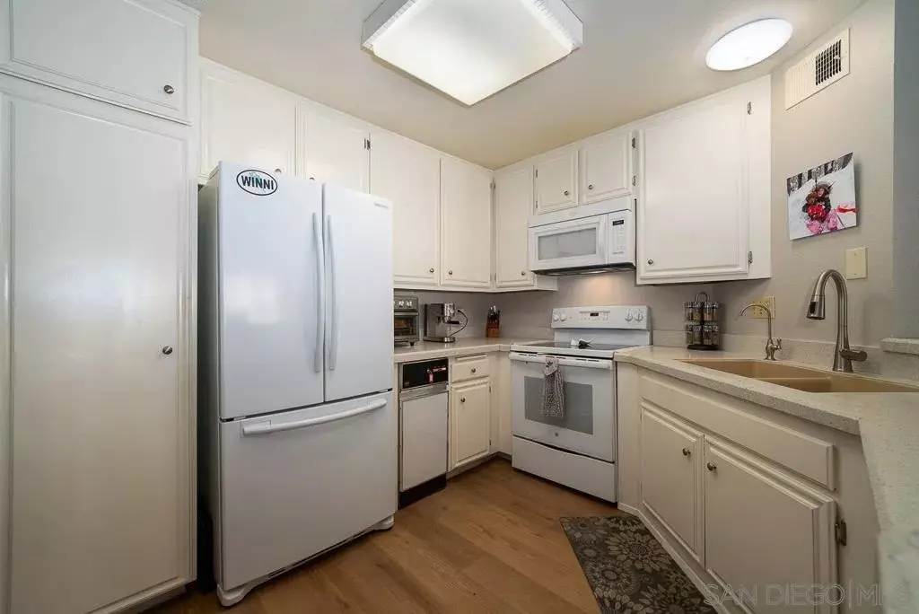 17617 Pomerado Rd San Diego, CA 92128 photo 2