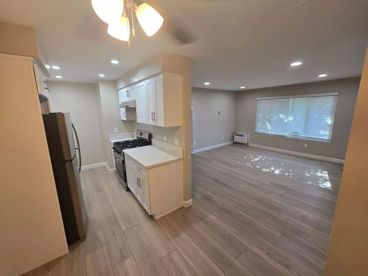 322 West 13th Ave. photo 2