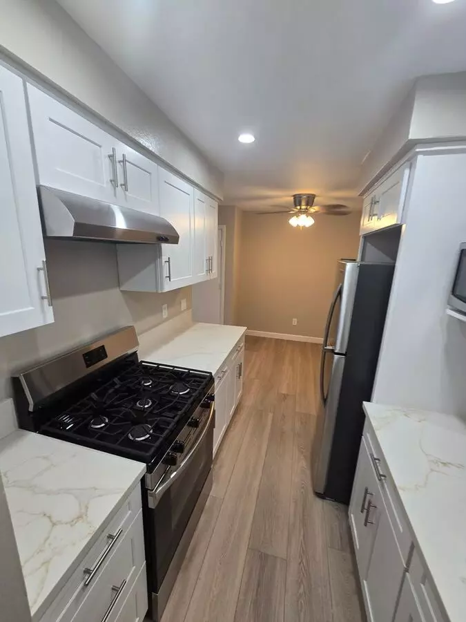 322 West 13th Ave. photo 3
