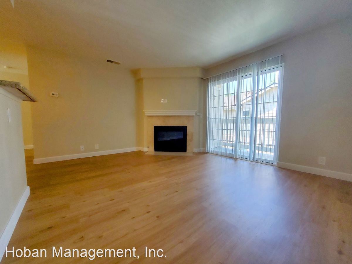 Citrus Court Apartments photo 2