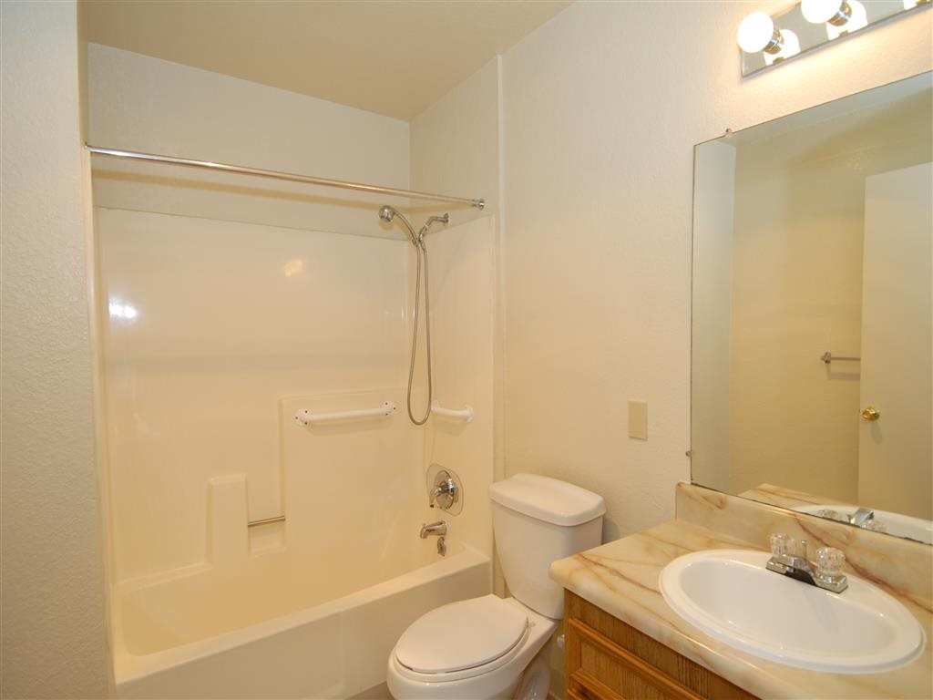 Escondido Adult Village photo 2