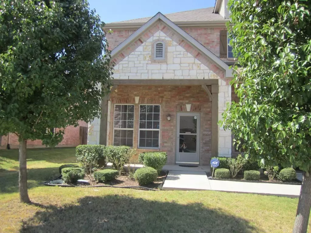 305 Moonlight Drive, Euless, TX 76039 photo 4