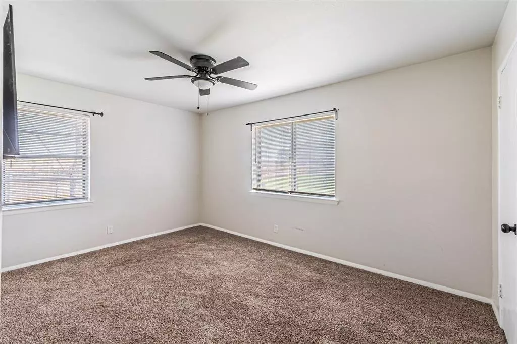 308 Franklin Drive, Euless, TX 76040 photo 3