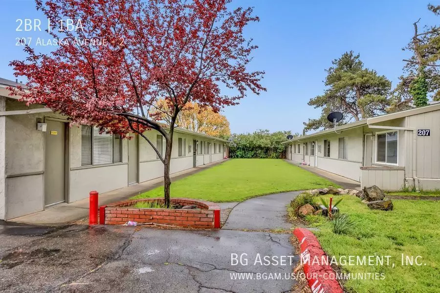 207 Alaska Ave photo 2