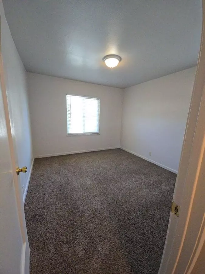 512 Carpenter St Fairfield, CA 94533 photo 3