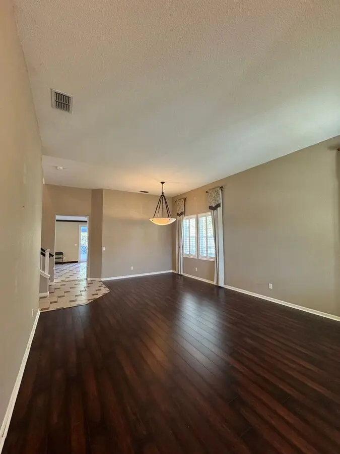 Custom-built Home Near Paradise Valley Golf Course photo 4