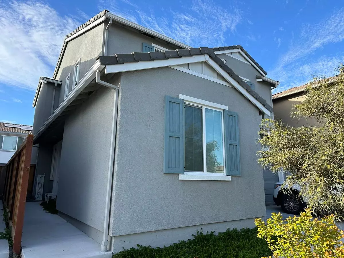 Newer Home With Solar photo 2