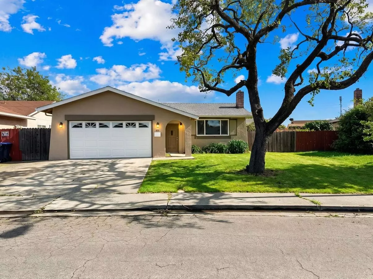 Spacious 3-bedroom Home With Large Backyard In Fairfield