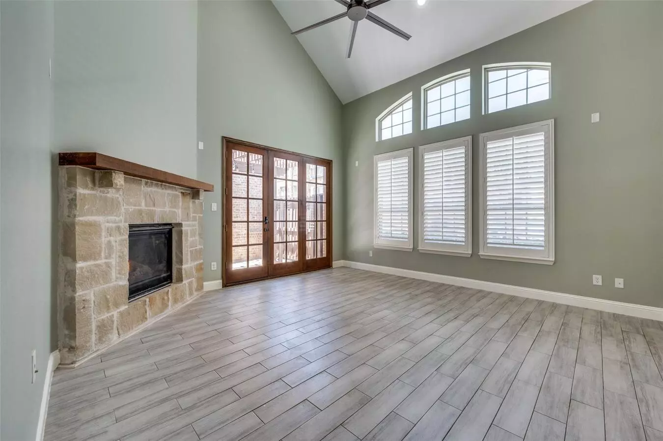 4068 Winsor Dr Farmers Branch, TX 75244 photo 2