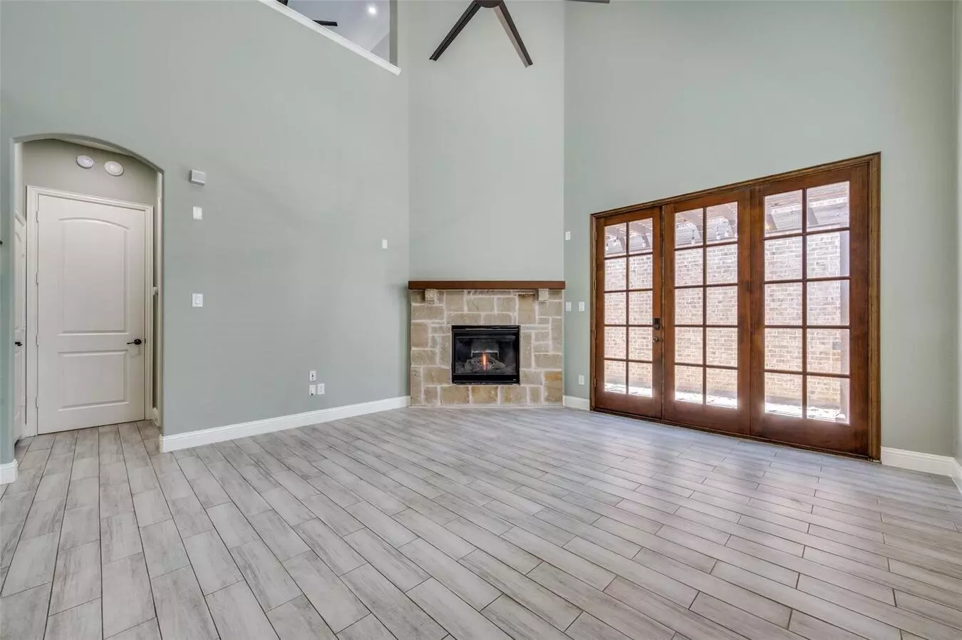 4068 Winsor Dr Farmers Branch, TX 75244 photo 3