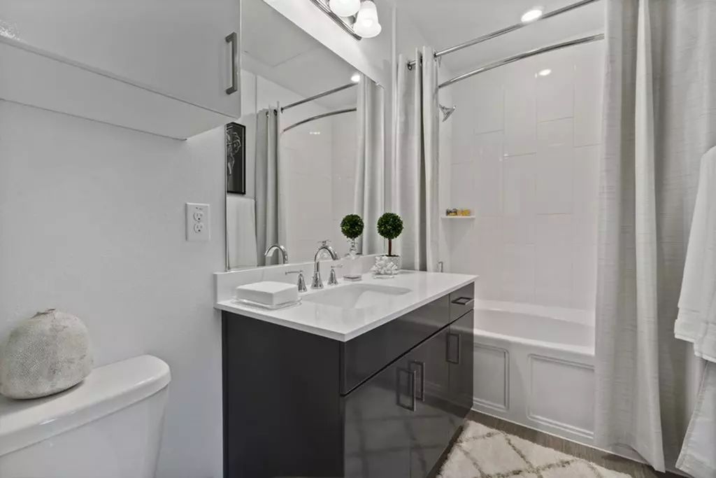 Luxe at Mercer Crossing photo 3