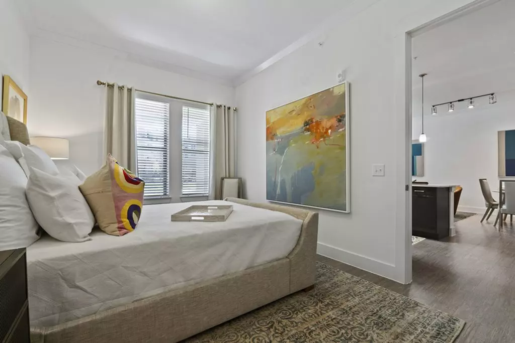 Luxe at Mercer Crossing photo 4