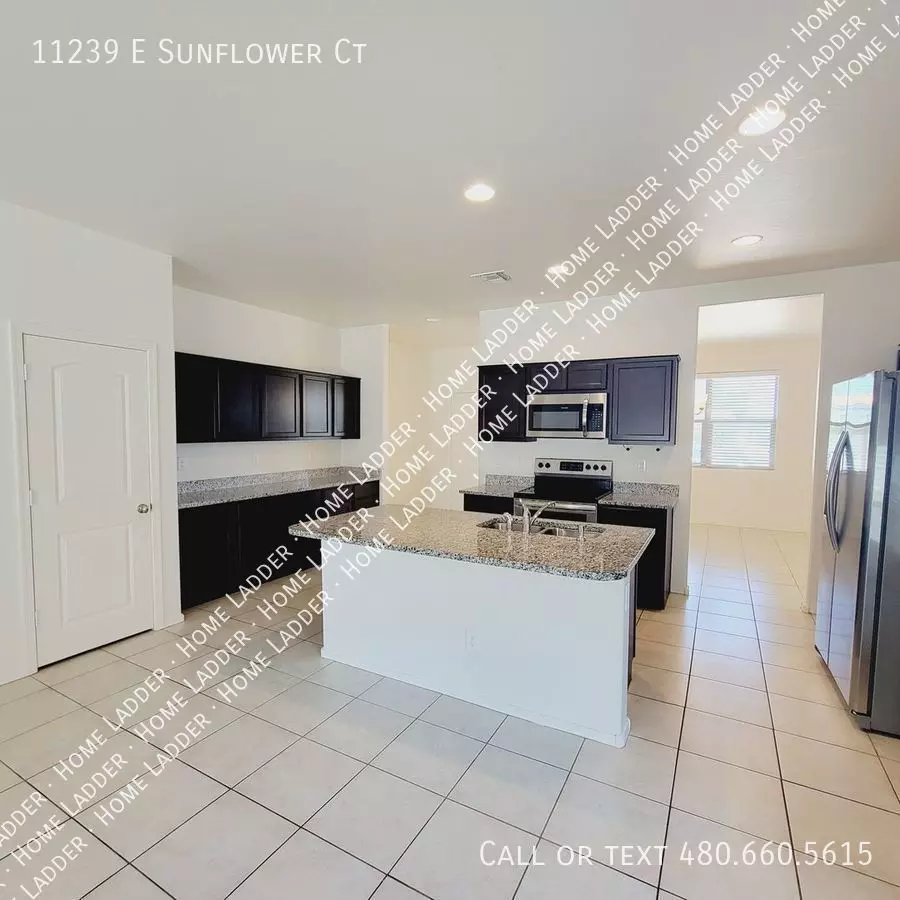 11239 East Sunflower Court, Florence, AZ 85132 photo 4