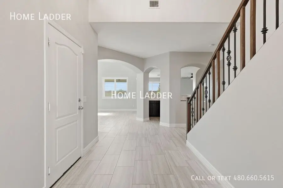 5623 E Dionysus Dr photo 2