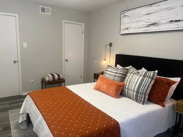 La Bella Apartments photo 3