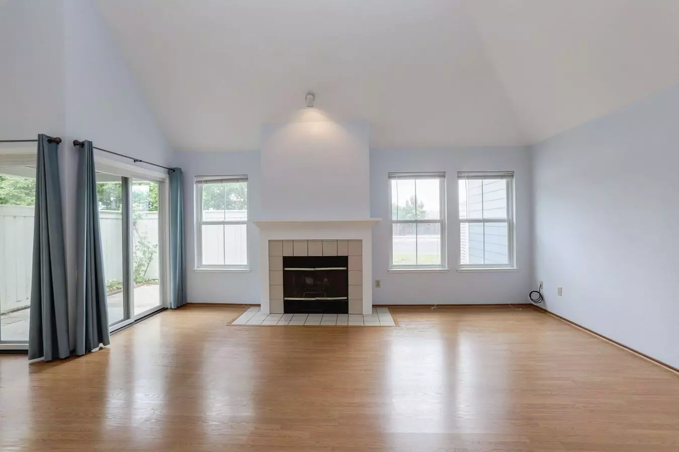 2br/2.5ba Pet-friendly Townhome With Loft, Pool &amp; 2-car Garage | Foster City | Youtube Tour photo 5