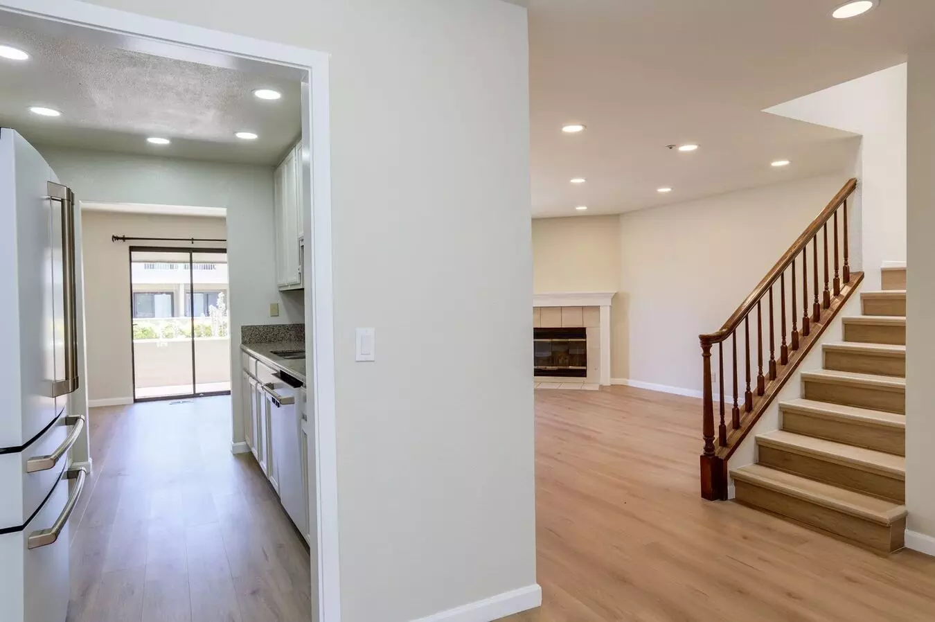3br/2.5ba Pet Friendly Marina Green Townhome With Pool & 2-car Garage | Youtube Tour