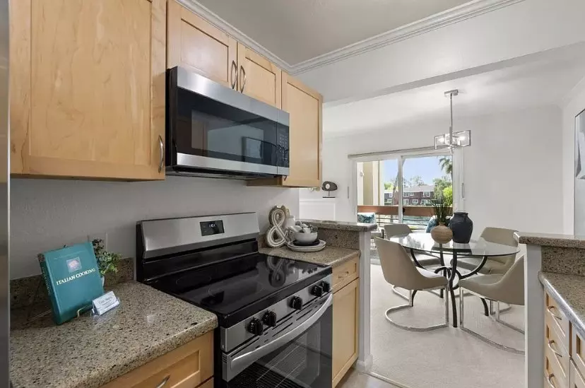 Lagoon Living At Its Best! One Bedroom And One Bath photo 5