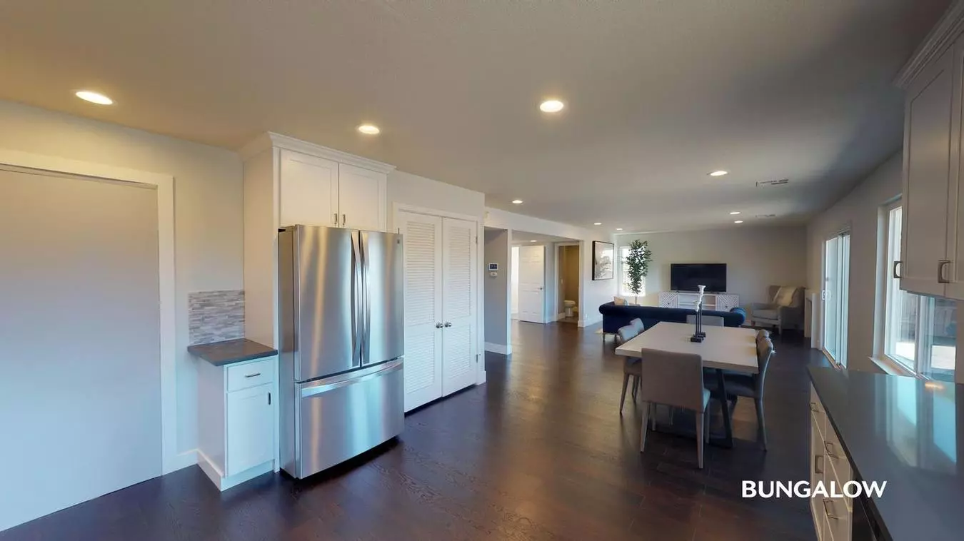 Private Bedroom in Gorgeous Foster City Home With Large Backyard