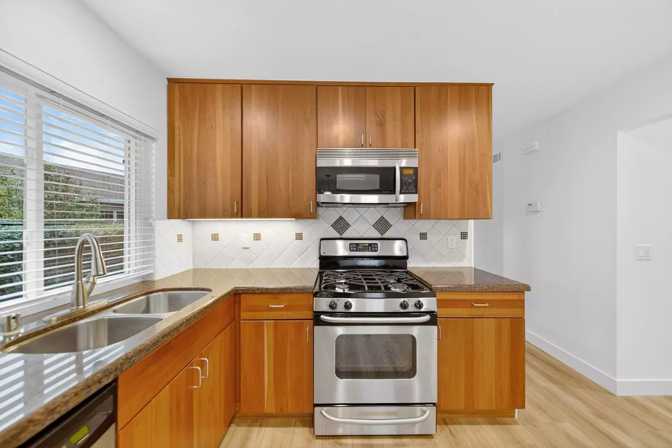 1076 Eagle Ln photo 5