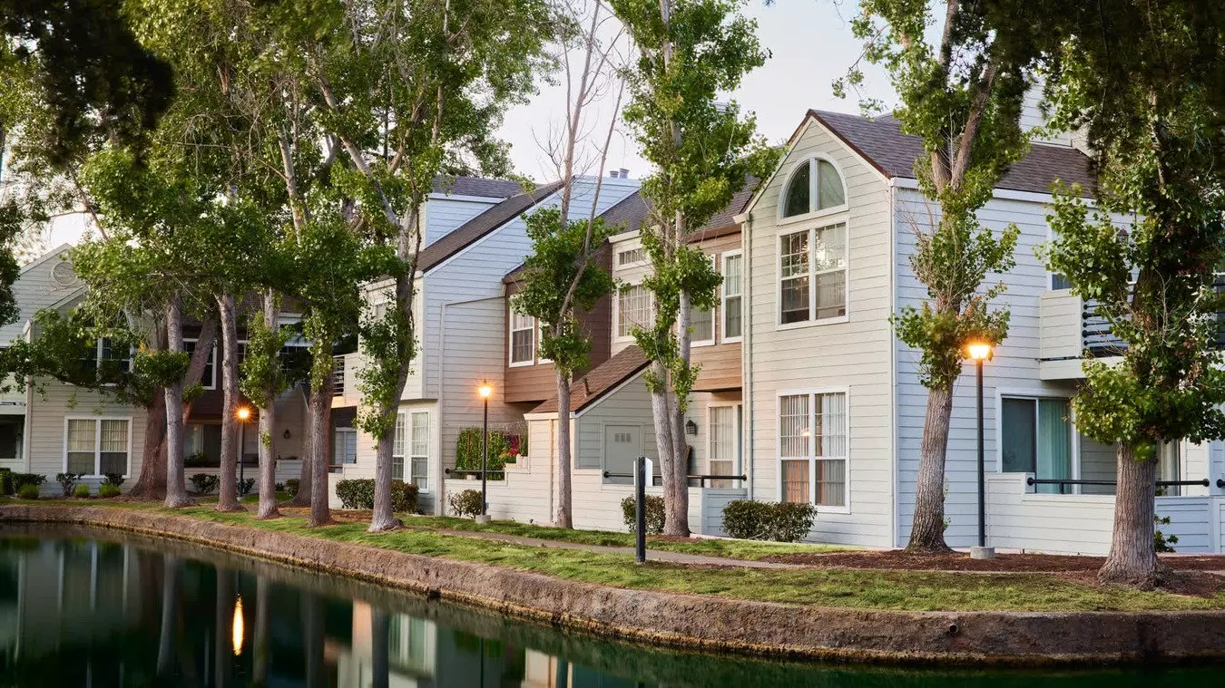 Schooner Bay Apartment Homes photo 3